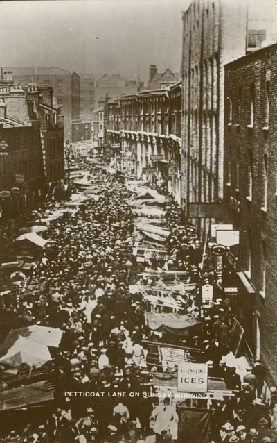 Petticoat Lane am Sonntagmorgen von English Photographer